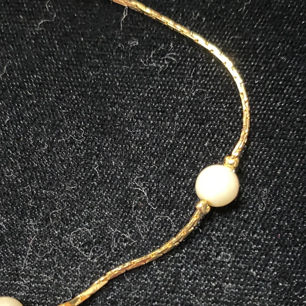 Vintage 7” Gold and Cream pearl Bracelet